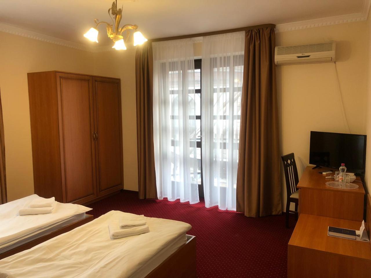 Karikas Hotel Hajduszoboszlo Exterior photo